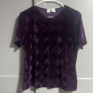 VTG Gemilli Women Short Sleeve Geo Velvet Texture Round Neck Top Purple S/M USA